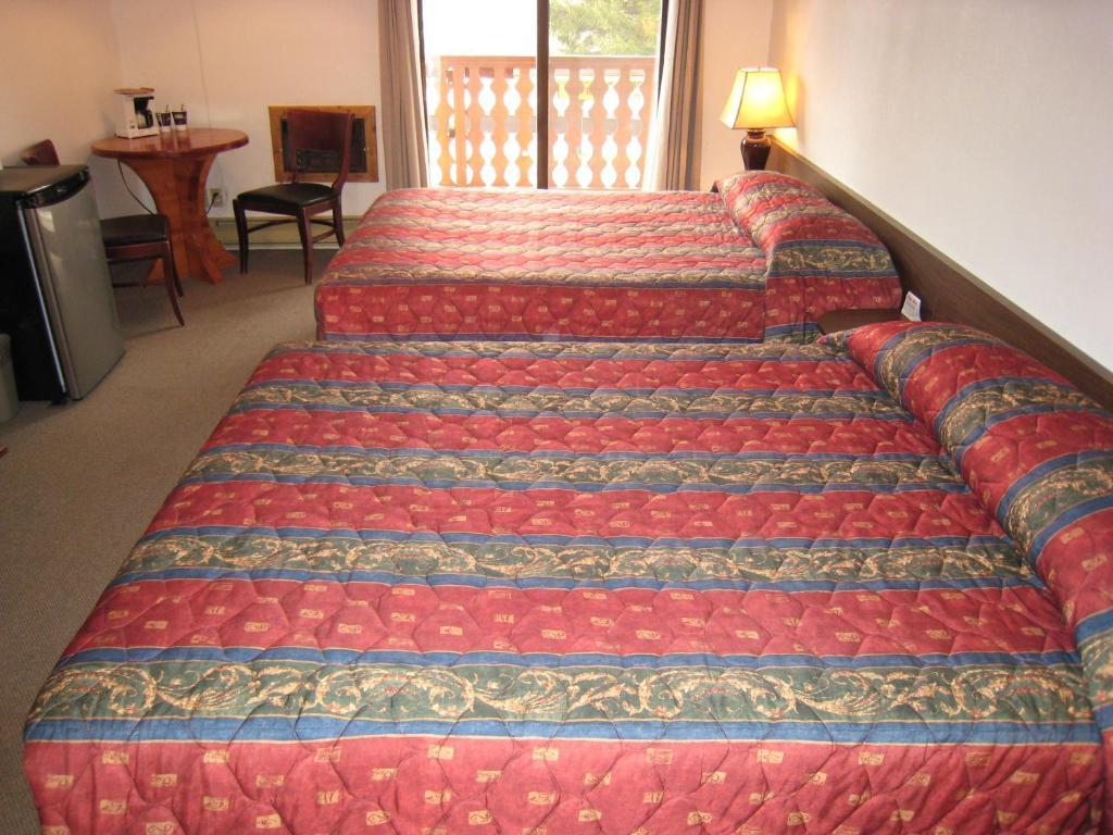 Alpen Motel Radium Hot Springs Quarto foto